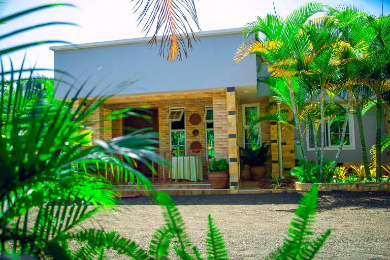 Rhovee Homes - B&B Moshi