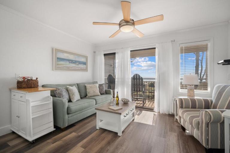 Ocean Front Condo with Private Water Front Balcony - B&B Hilton Head