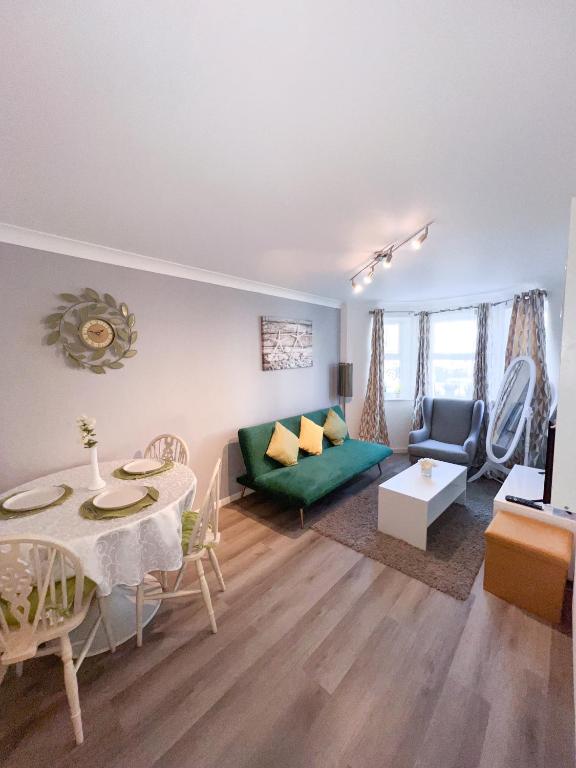 Mada Apartment Bournemouth 12 min walk to the beach - B&B Bournemouth