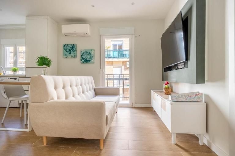 Bright Apartment Near Seville's Historic Center - Ferienwohnung Sevilla