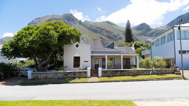 Mountainside Beach House - B&B Hermanus