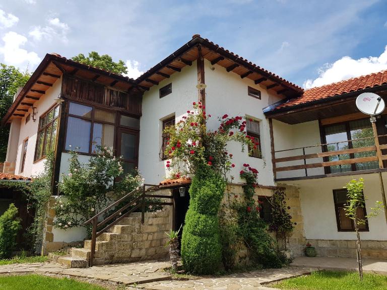 Вила Добреви - Bed and Breakfast Batishnitsa