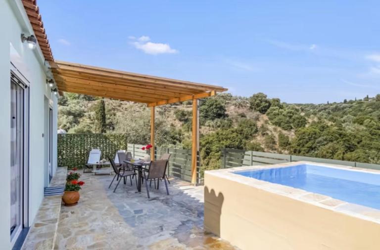 Villa Μyrsini - B&B Katomérion
