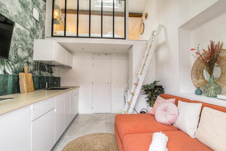 Studio Léontine, avec parking privé - B&B Villeurbanne