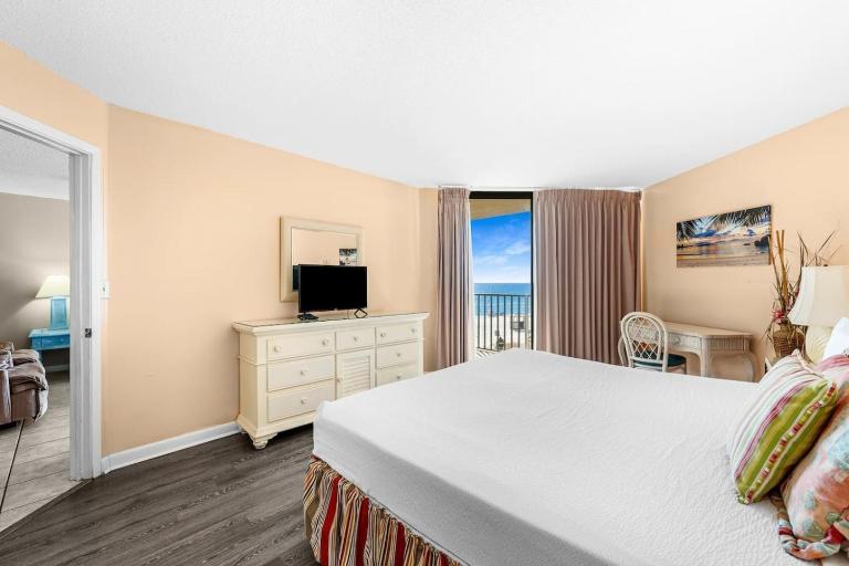 East-End PCB Condo with Gulf Views & Beach Access - B&B Panama City Beach