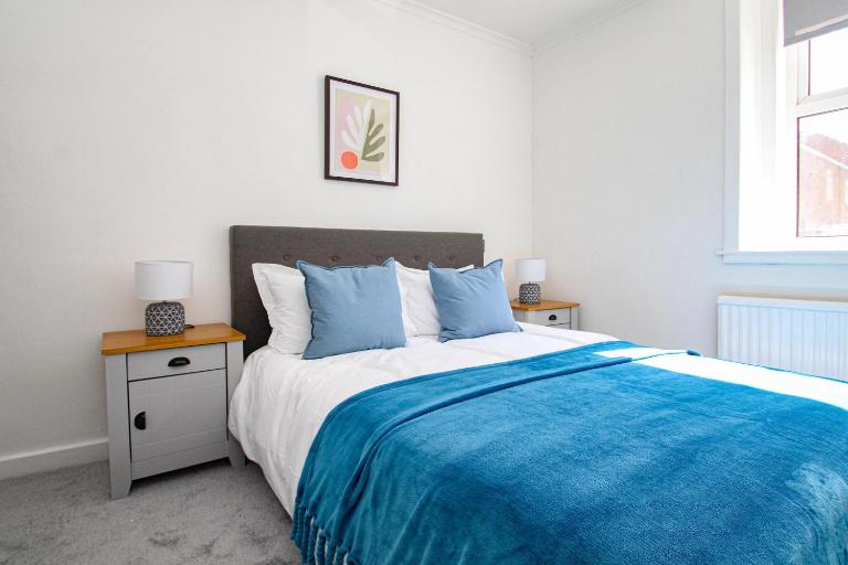 3-Bed Apartment Ideal for Contactors - Near Clyde Shipyard - 25 min Glasgow Airport - B&B Greenock