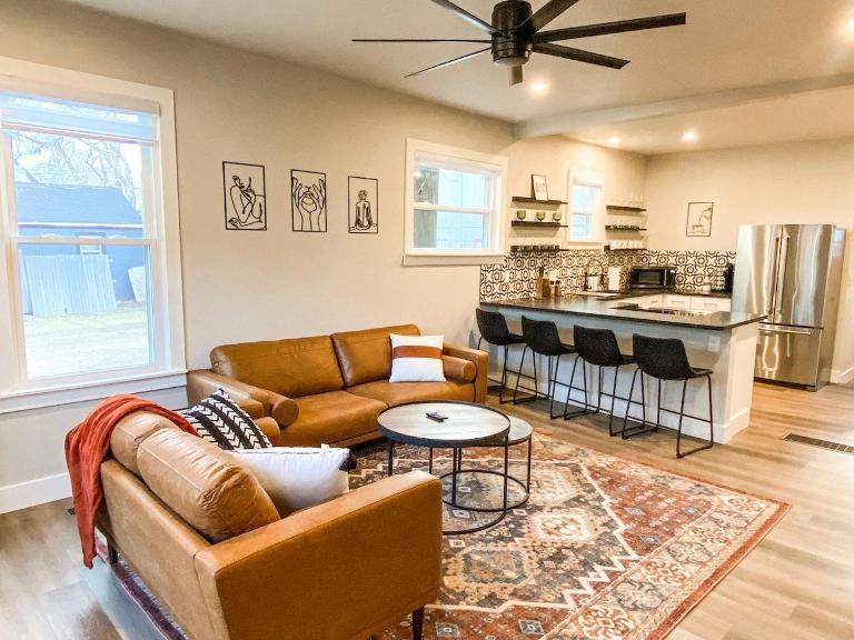Designer Retreat_Central loc_walk to brewery_cafe - Ferienwohnung Colorado Springs