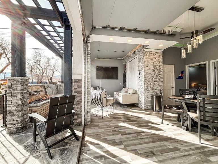 Colorado Spa Retreat _HOT TUB_SAUNA_downtown - B&B Colorado Springs