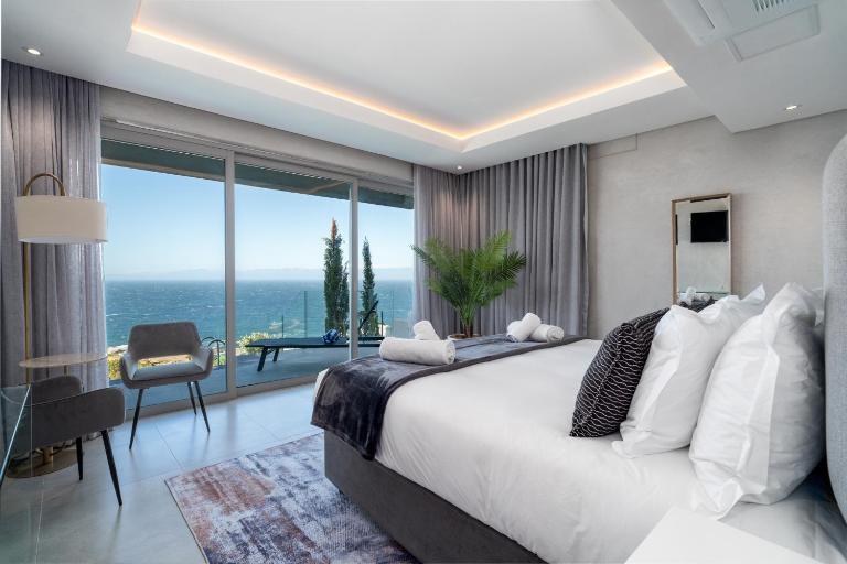Executive Boulders Beach Suite with Ocean Views - B&B Simon's Town