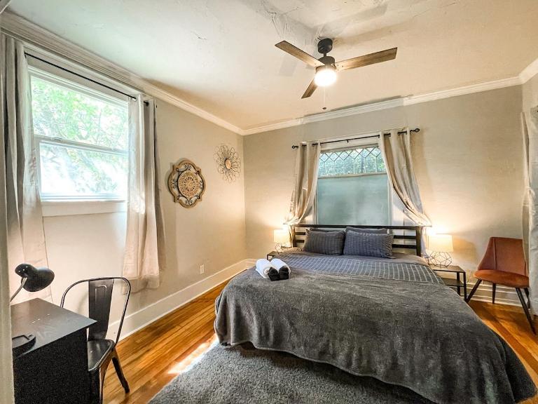 Gorgeous cottage downtown COS_pet friendly - B&B Colorado Springs