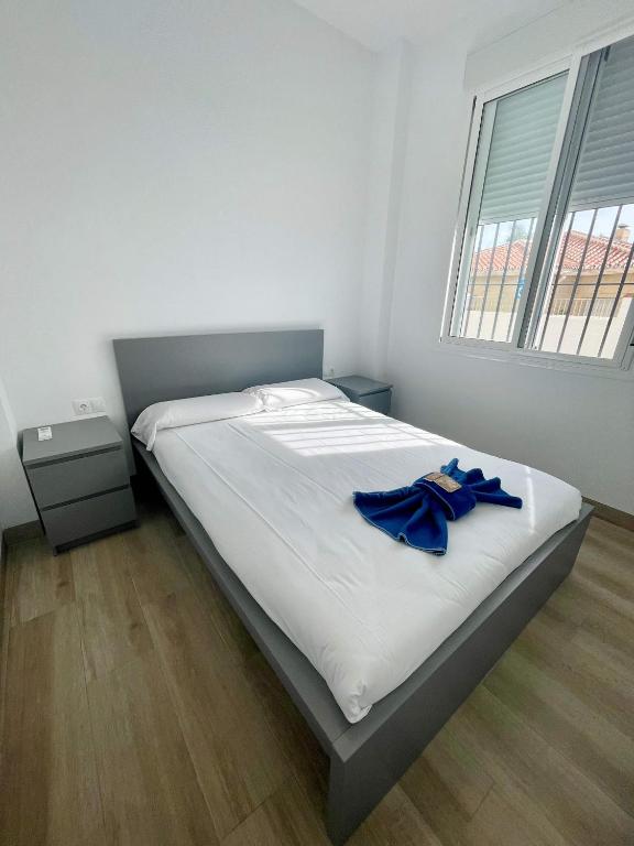 SHR064 Apartamento de 2 Habitaciones con piscina - B&B Nerja