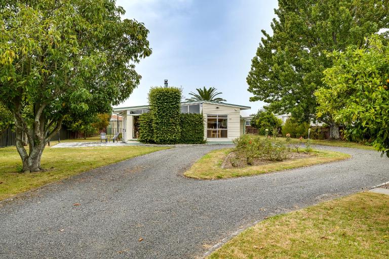 Mid Century Oasis - Hastings Holiday Home - B&B Hastings