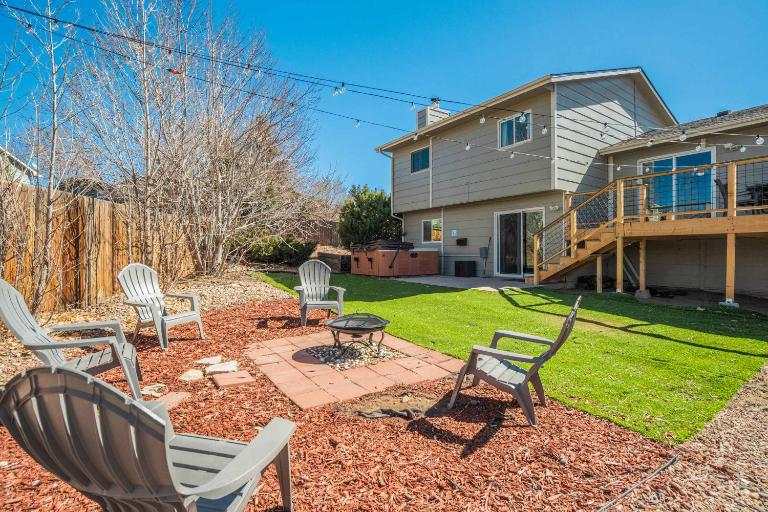 Iron View Hot Tub Fire Pit & Breathtaking Views - B&B Colorado Springs