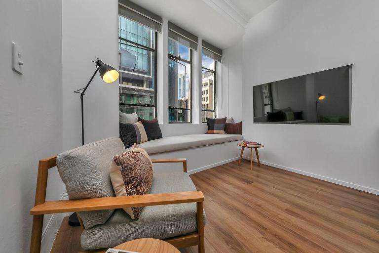 Historic Modern Luxury 1-Bedroom on Queen Street - B&B Auckland