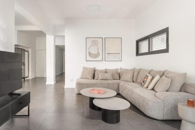 Calm and Spacious 3BDR near Bograshov Beach - Ferienwohnung Tel Aviv
