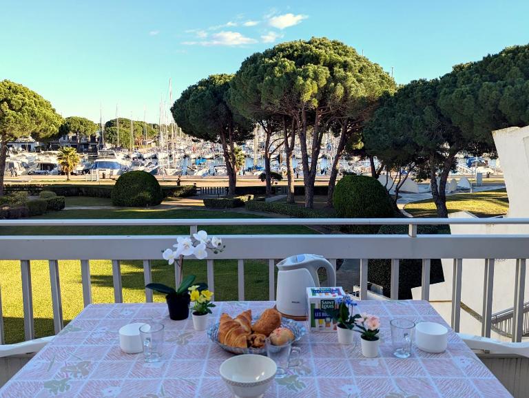 Sol-y-Days le Cormoran appartement vue sur port de plaisance - Ferienwohnung Le Grau-du-Roi