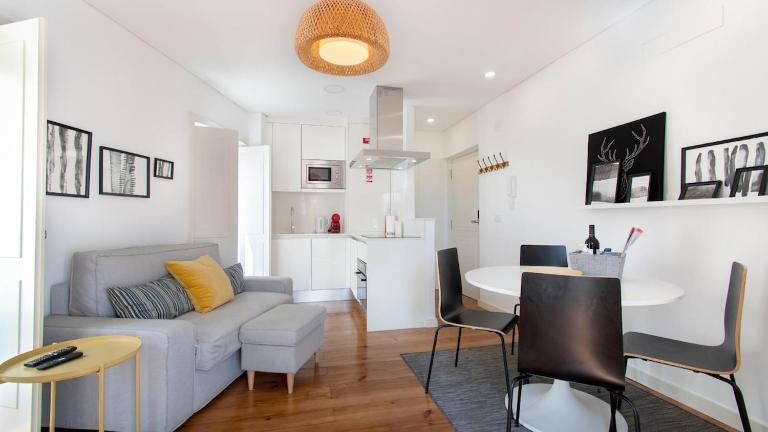 Portas do Sol Stylish Apt - B&B Lisbona