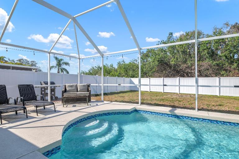 New! Boho Bungalow, Heated Pool, Community Amenities, & More! - B&B Bradenton