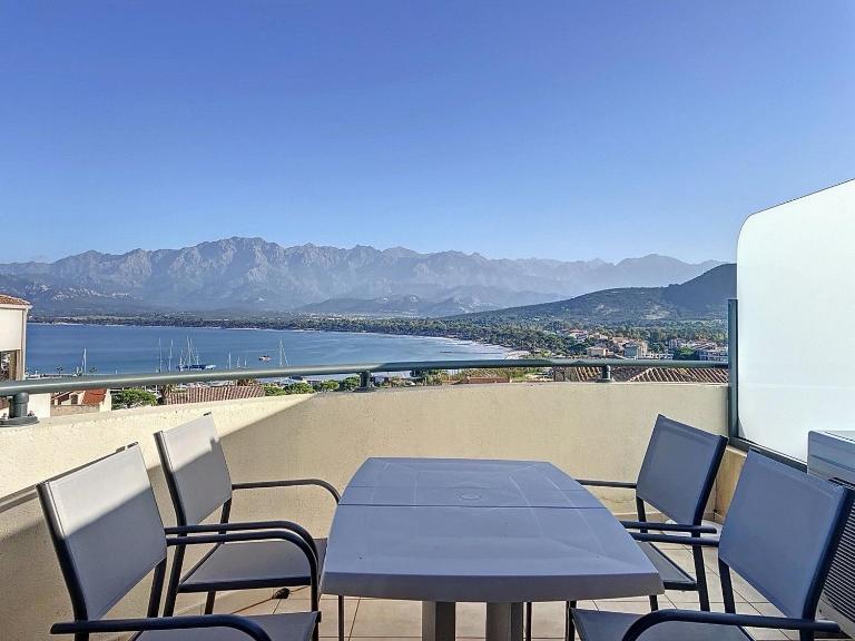 Bel appartement vue mer-montagne - B&B Calvi