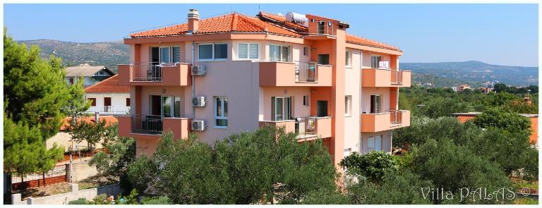 Villa Palas Apartments - B&B Rogoznica