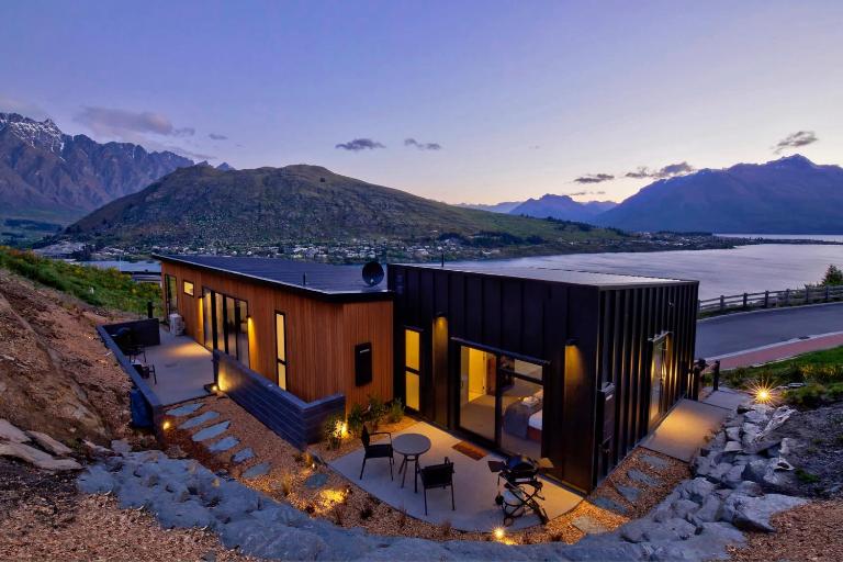 Mountain Lake Vista Studio - Bed and Breakfast Queenstown