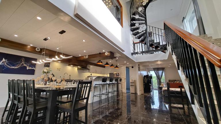 Unique Penthouse Suite, Resort Pool, Karaoke, PS4 - B&B Tagaytay