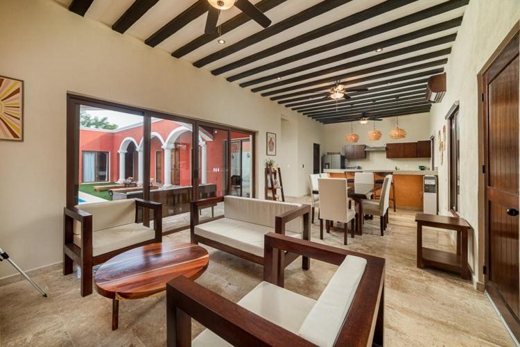 Entire 3bd Home Villa-Home-with Private Pool and Patio - Ferienwohnung Tesoco