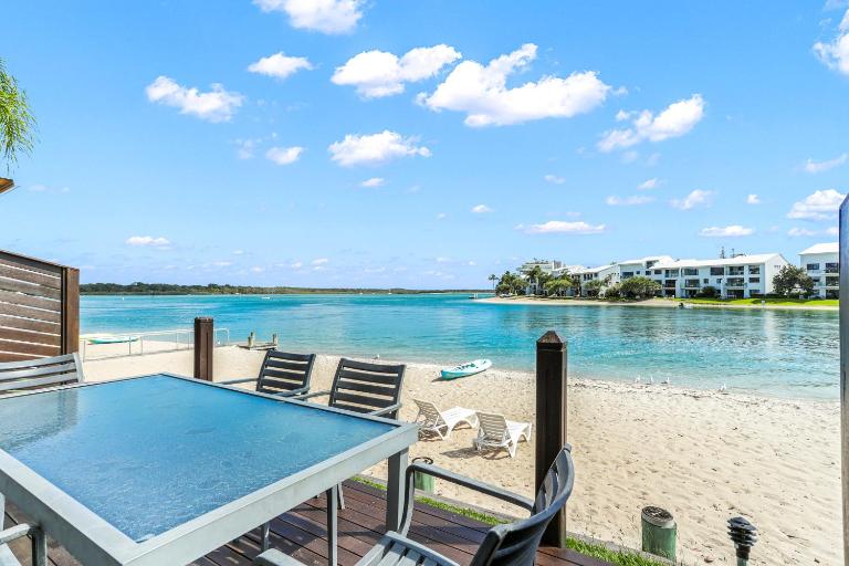 Noosa Riverfront Apartment Unit 7 - B&B Neusa Vale