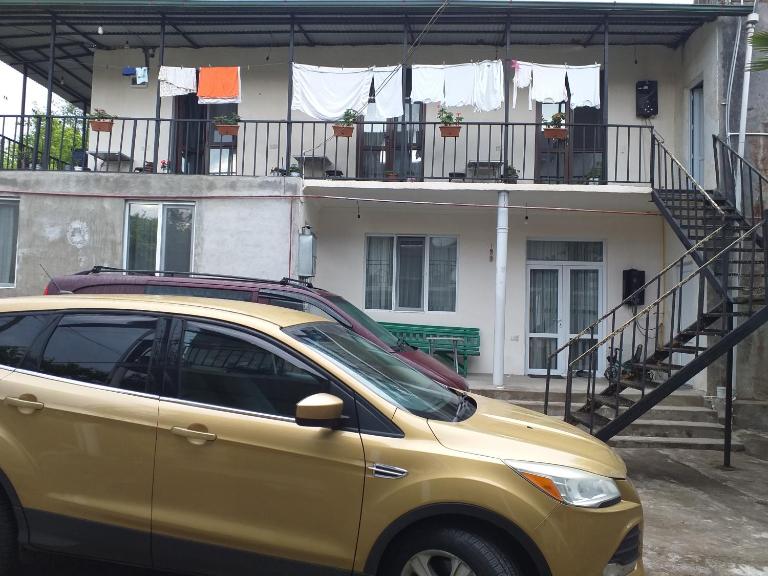 Family Hotel "Big House" - B&B K'obulet'i