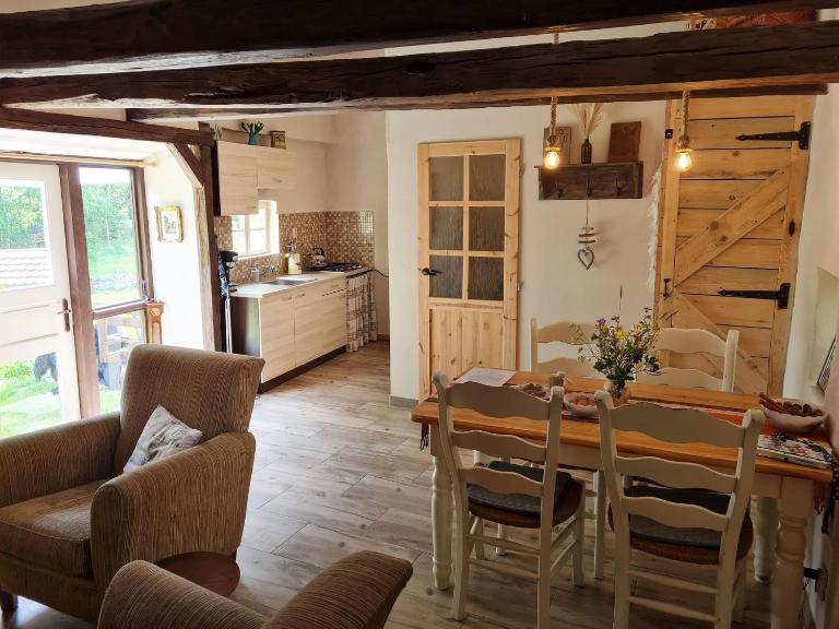 Romantic Farm House "Ranná Rosa" - Natural Slovakia - B&B Modrý Kameň