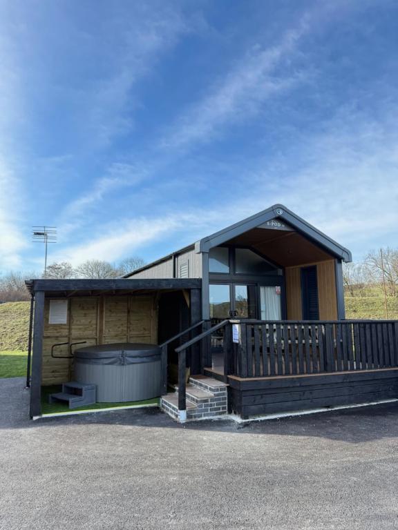 Lodges at Moody Meadows - B&B Llanarth