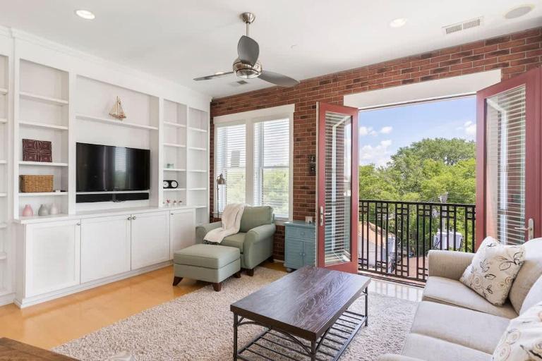 Brooklyn Arts Condo - Bed and Breakfast Wilmington