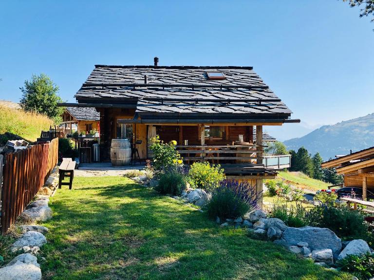 Charmant chalet authentique de montagne Bleusy- Nendaz idéal couple et famille - B&B Saclentse