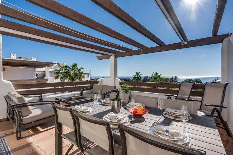 Ultimate Rentals- 2BR Apt with Sea View 5 Min to Beach Selwo Hills 2 - Ferienwohnung Estepona