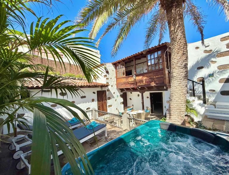 Casa Jarana, Private House with Jacuzzi near the Sea - Bed and Breakfast Las Aguas