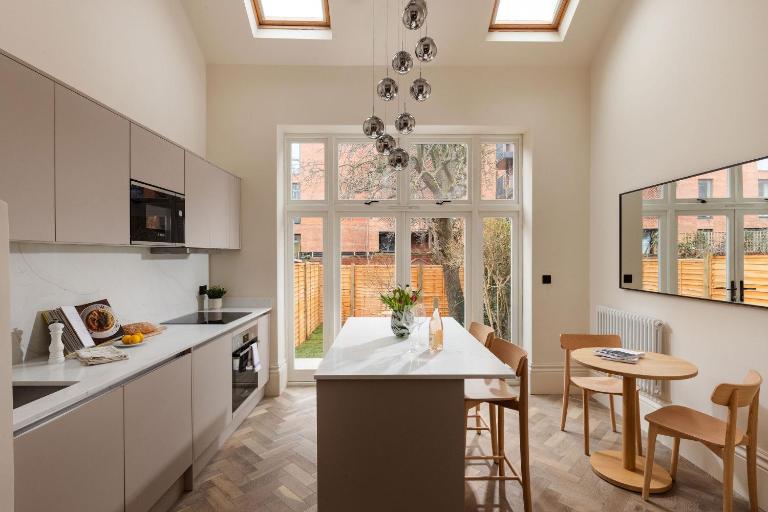 FiveM West Hampstead - South - B&B London