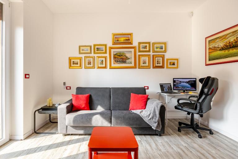 Garda Art&Lake 5min from Lake-3 bedr-parking, Gardaland - B&B Peschiera del Garda