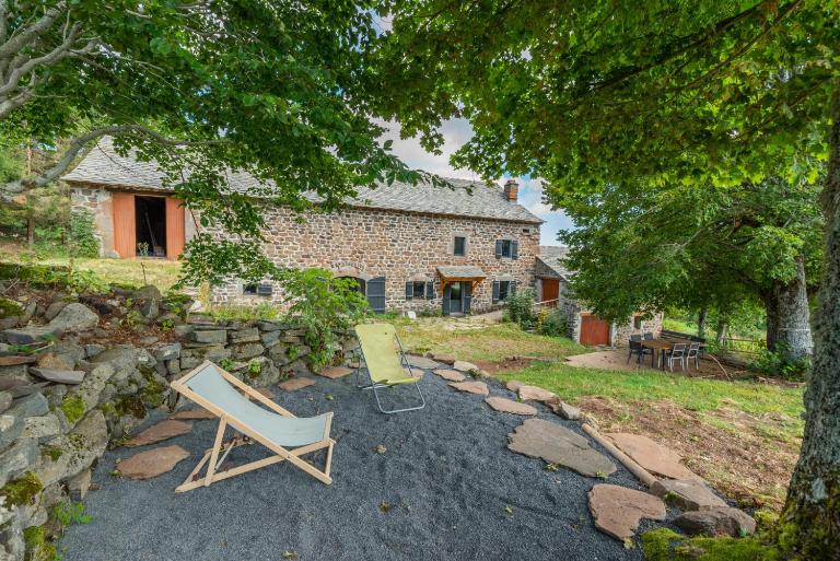 Les Sources Chuchotantes - Bed and Breakfast Champclause