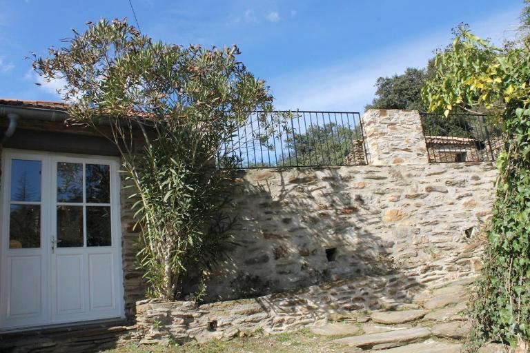 Ancienne bergerie de Torteillan - Bed and Breakfast Combes
