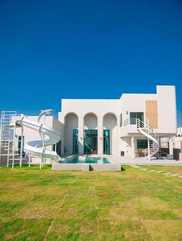 The Woofington Pet Friendly Pool Villa - Chambres d'hôtes Ban Bo Prakhon