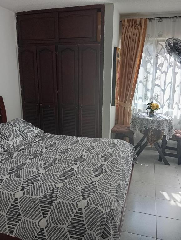 Habitación Conj parque San Agustín, Floridablanca - B&B Floridablanca