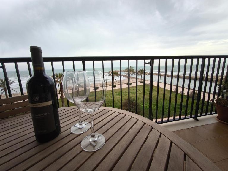 Apartment with views of the Mediterranean- Little Venice - B&B Port Saplaya