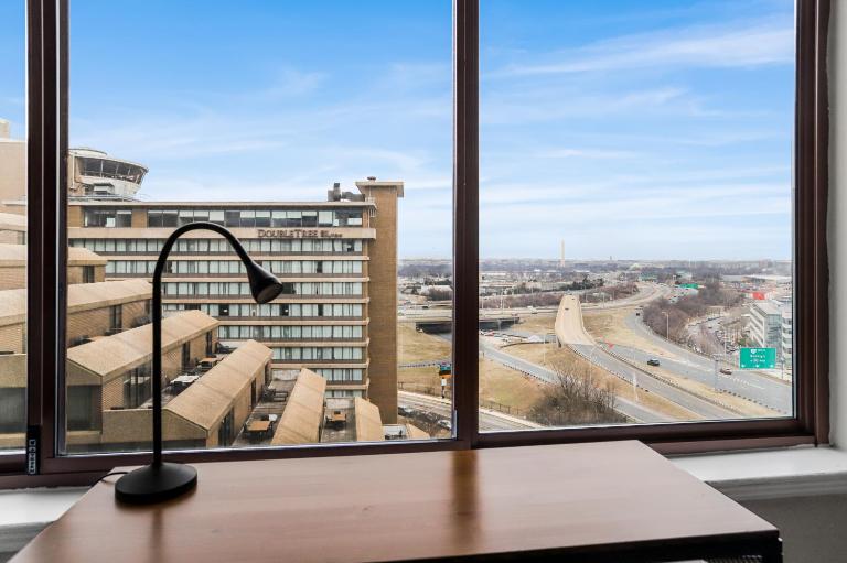 Business District Modern Apartment - B&B Arlington