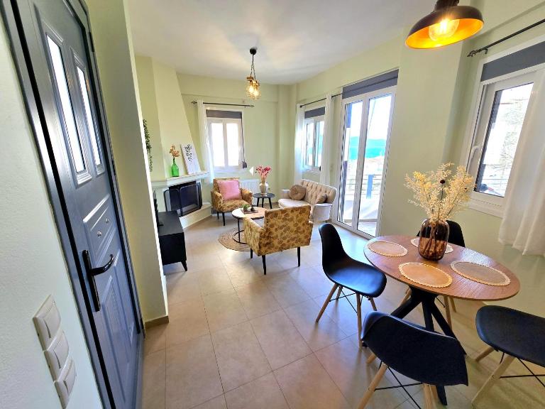 Cosy Lamprini APT - B&B Nikiána