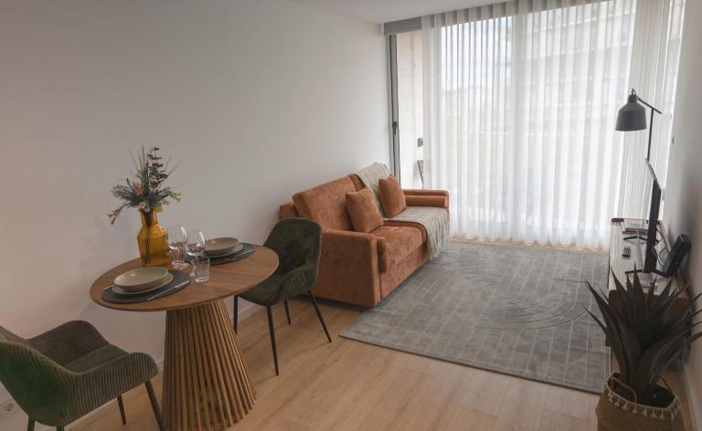Flat with garage and balcony with view to a garden - B&B Vila Nova de Gaia