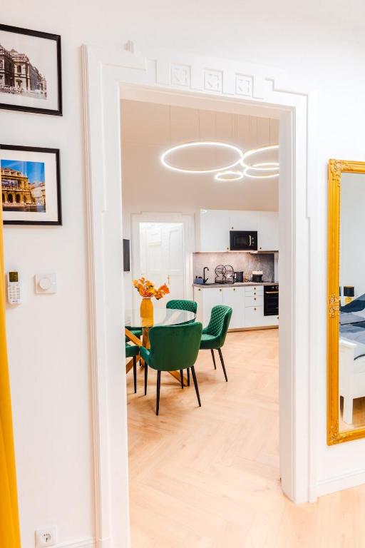 2 bedrooms and 1 living room Your modern home in Budapest - B&B Budapest