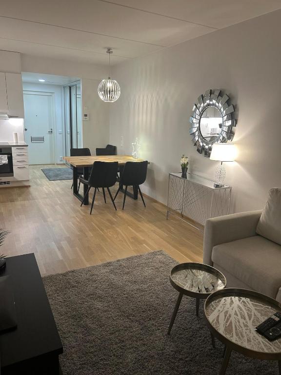 Villa Aino 50m2 apartment, private sauna, lovely balcony - B&B Seinäjoki