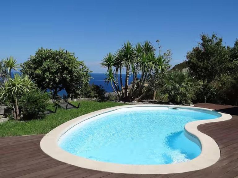 Villa avec piscine vue mer et montagne - B&B Sisco