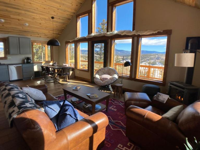 Secluded Modern Cabin On 10 Acres Tarryall Creek - Chambres d'hôtes Bordenville