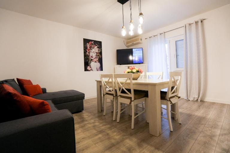 Apartment Kaya Old Town Zadar, Self Check-In, Balcony AC - Bed and Breakfast Zadar